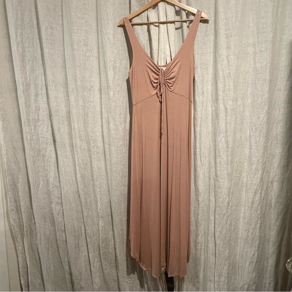 Sozy women's medium pink (mauve) Sarah sleeveless midi scoop neck dress (NWOT)